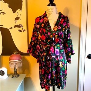Silky satin kimono short robe